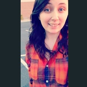 Meet your Posher, Adrianna